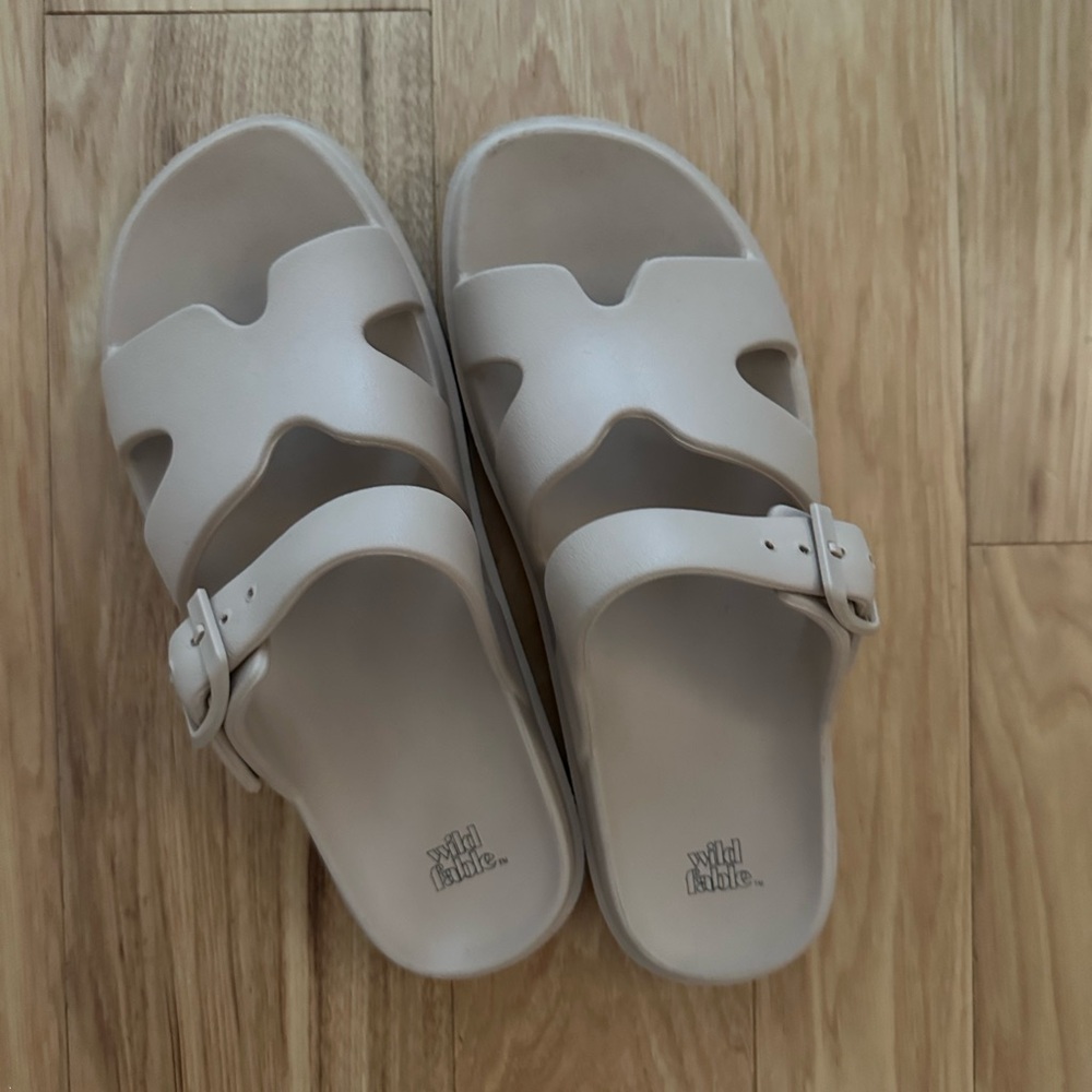 Wild Fable Cream Slide Sandals